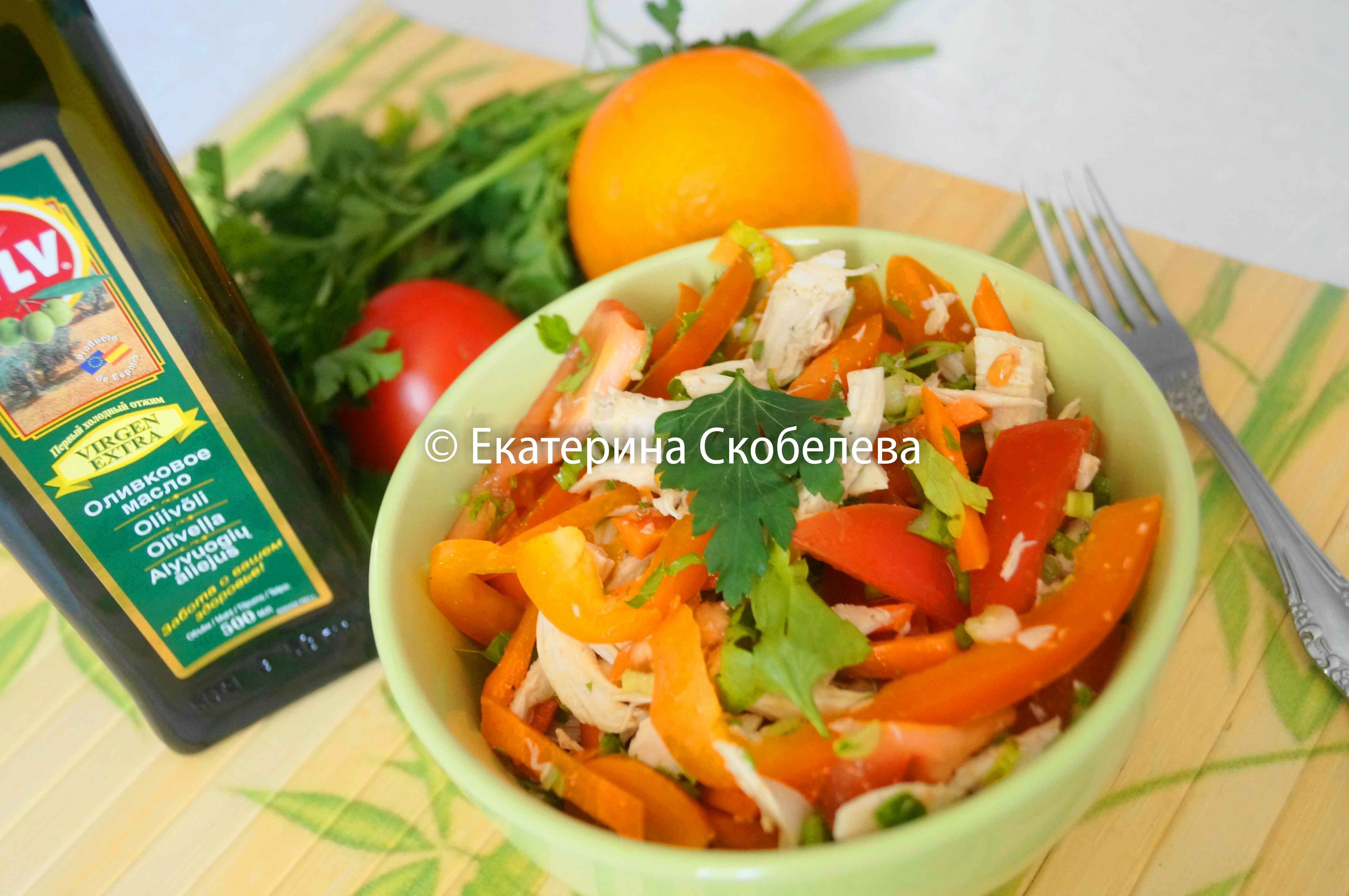 Салат с болгарским перцем, помидорами и сыром