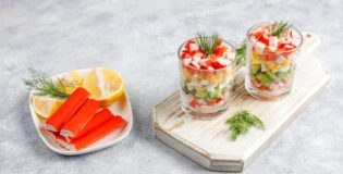 Салат из крабовых палочек